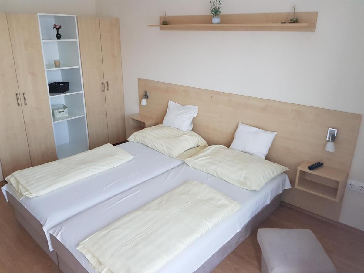 Szaloky Apartmanhaz Gyenesdiás Extérieur photo