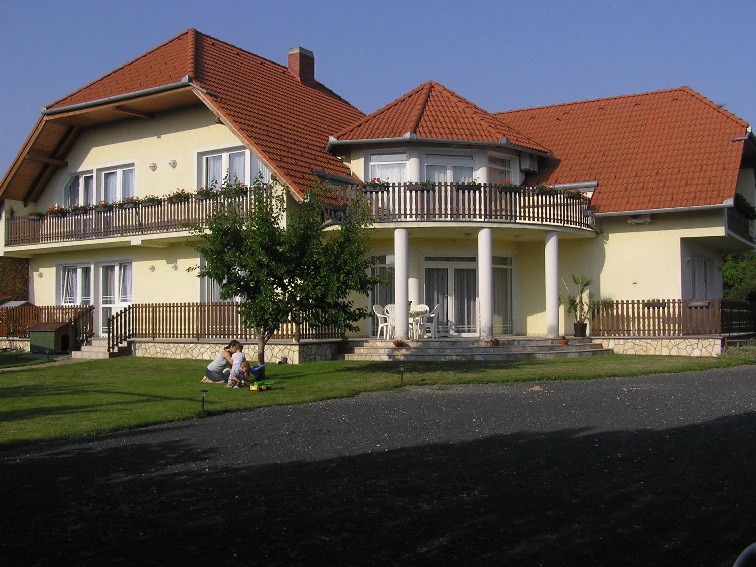 Szaloky Apartmanhaz Gyenesdiás Extérieur photo