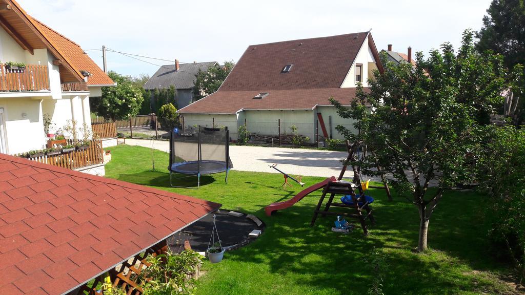 Szaloky Apartmanhaz Gyenesdiás Extérieur photo